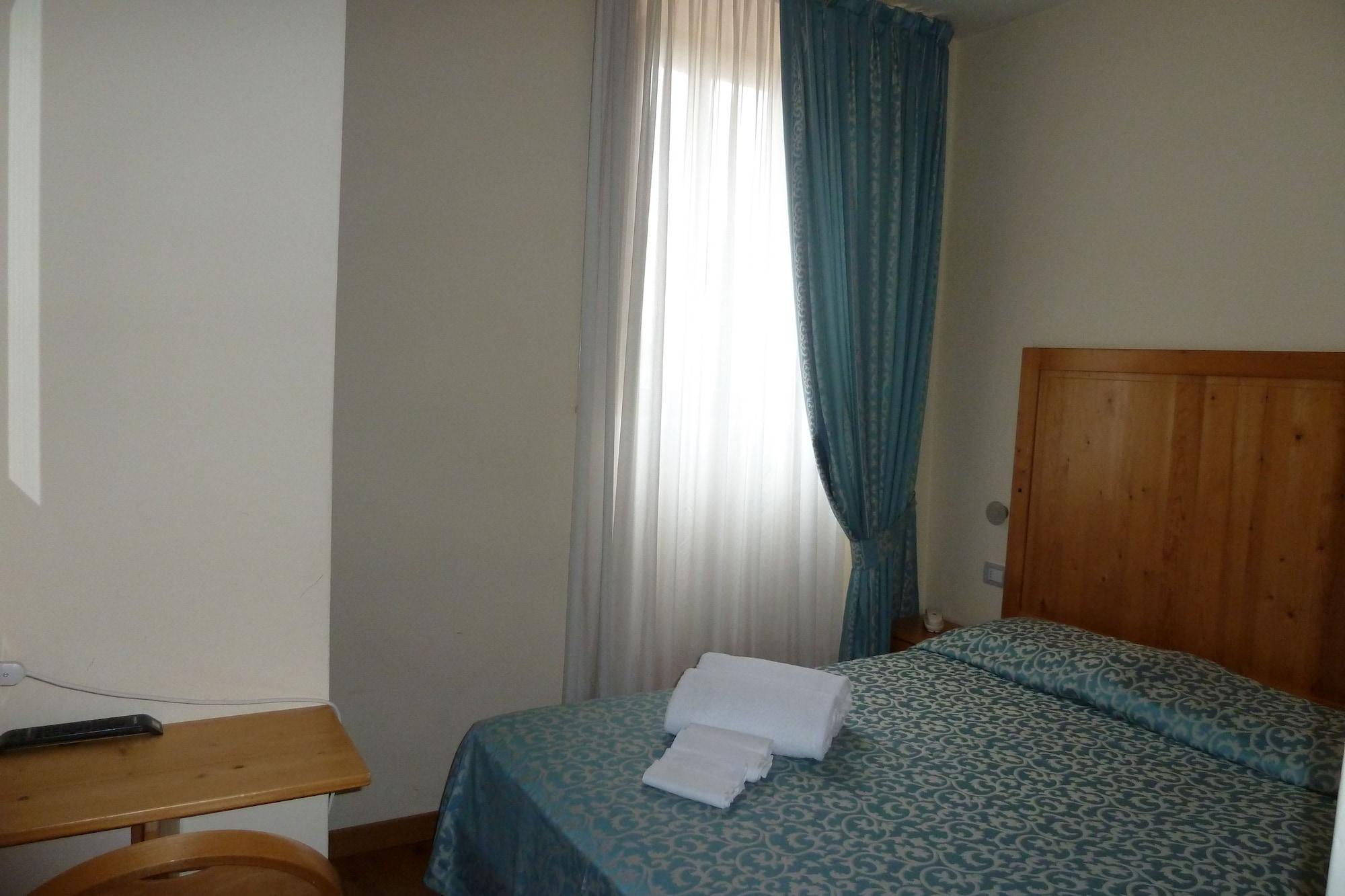 Hotel Tre Ceri Губбіо Екстер'єр фото